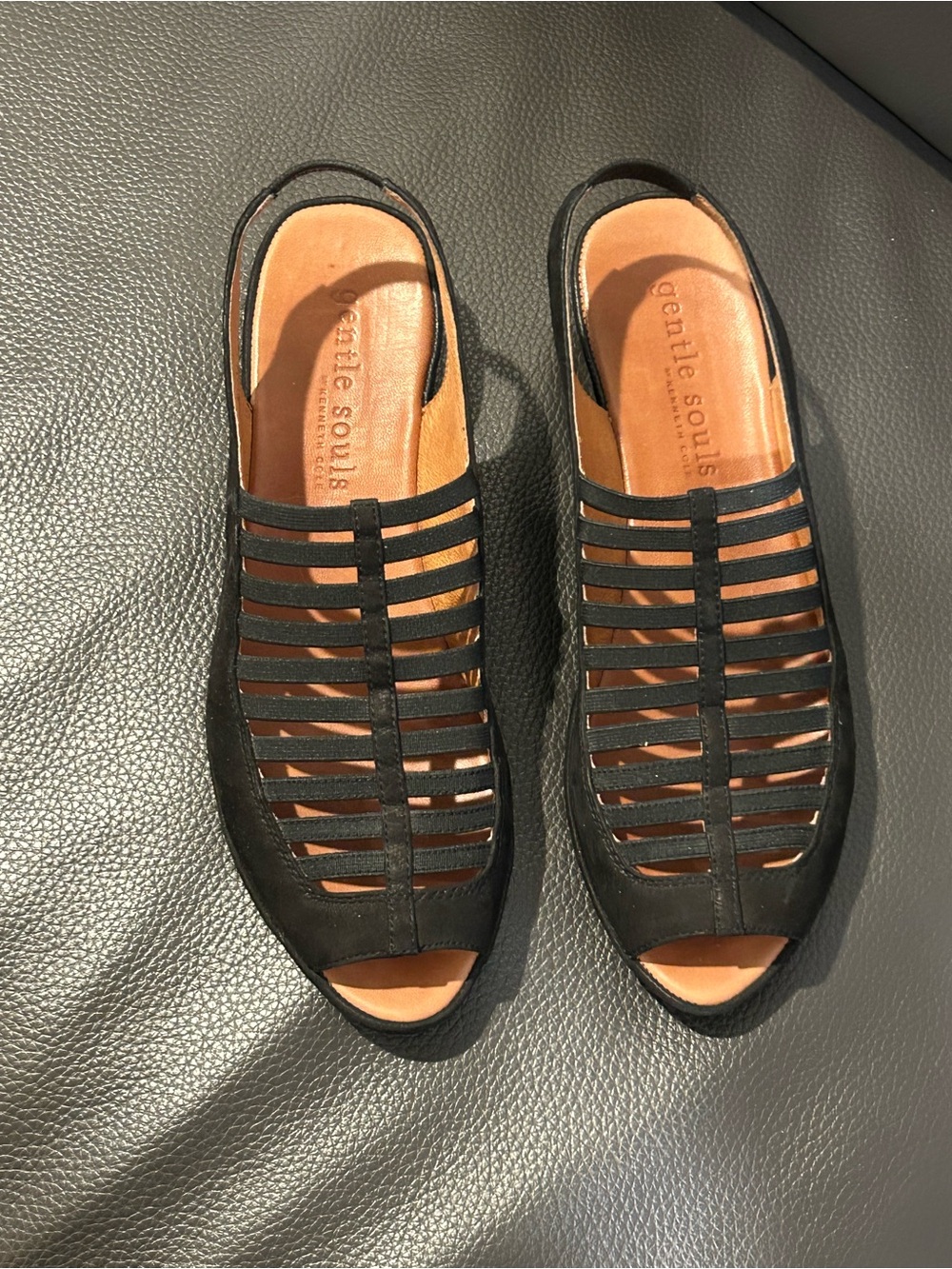 Gentle Souls by Kenneth Cole. Size 9W Black. Slingback Sandals